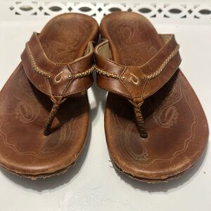 OluKai Kulia Beach Sandal Comfort leather Flip Flop.